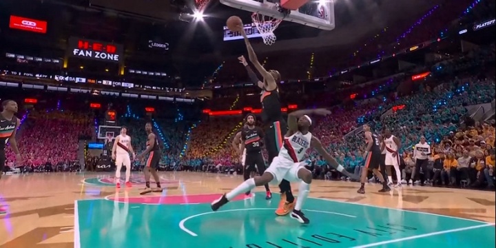 站帽来了……格兰特激情对抗文班后倒地 文班原地长臂站帽