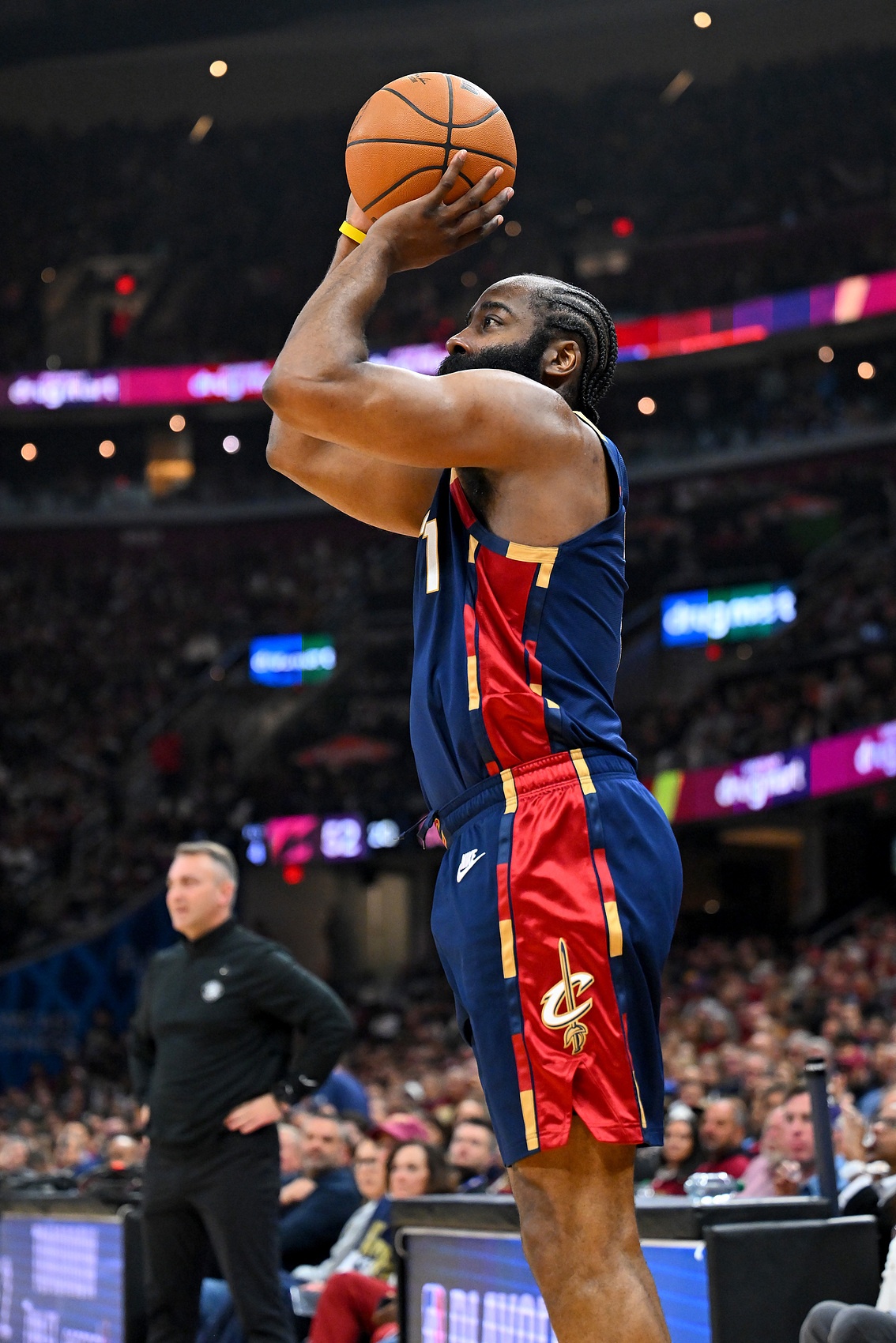 [专题快报]哈登155场季后赛命中三分 超杜兰特与库里 独享