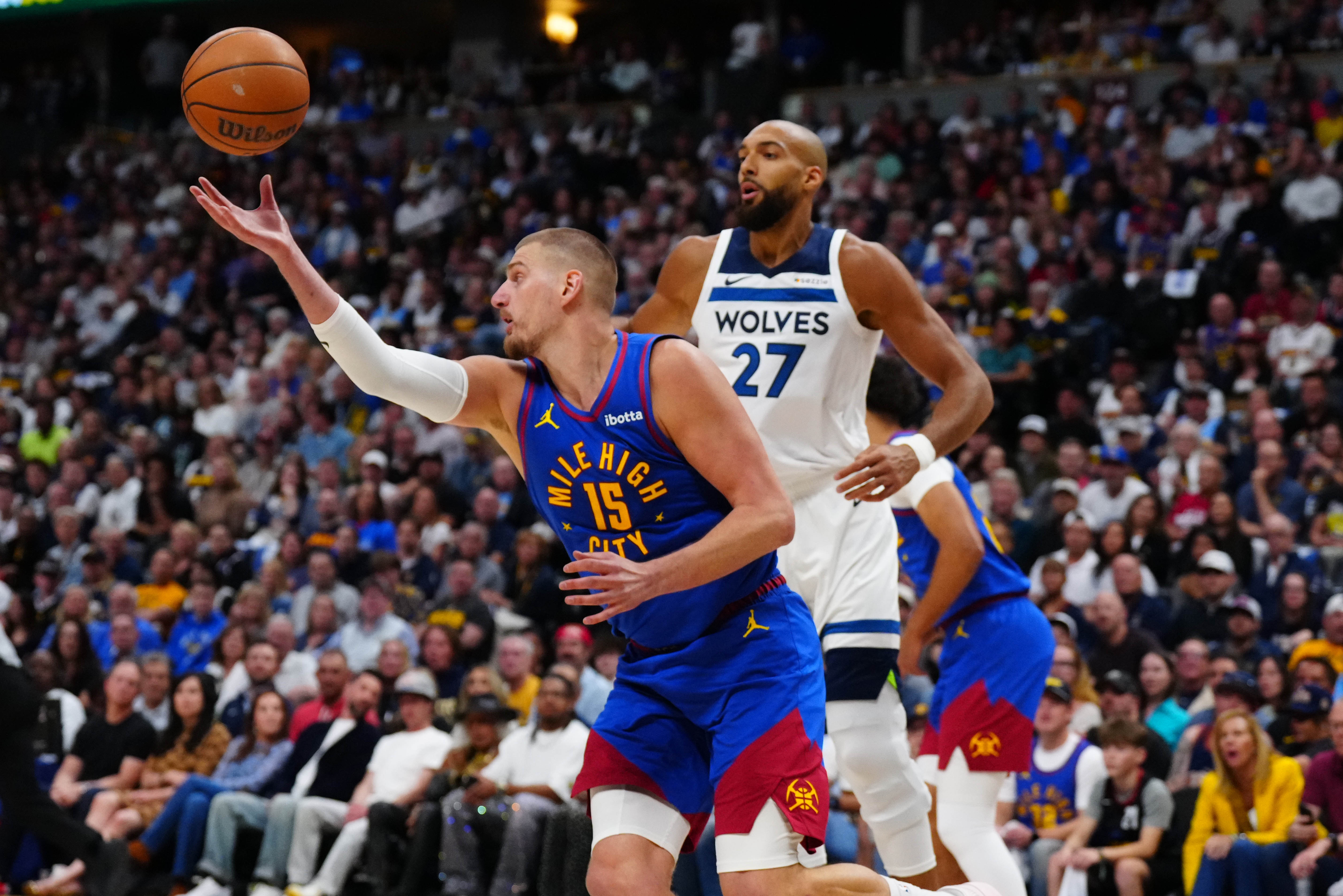 [体育资讯]戈贝尔谈末节锁死约基奇：我不是联盟前三的防守者 