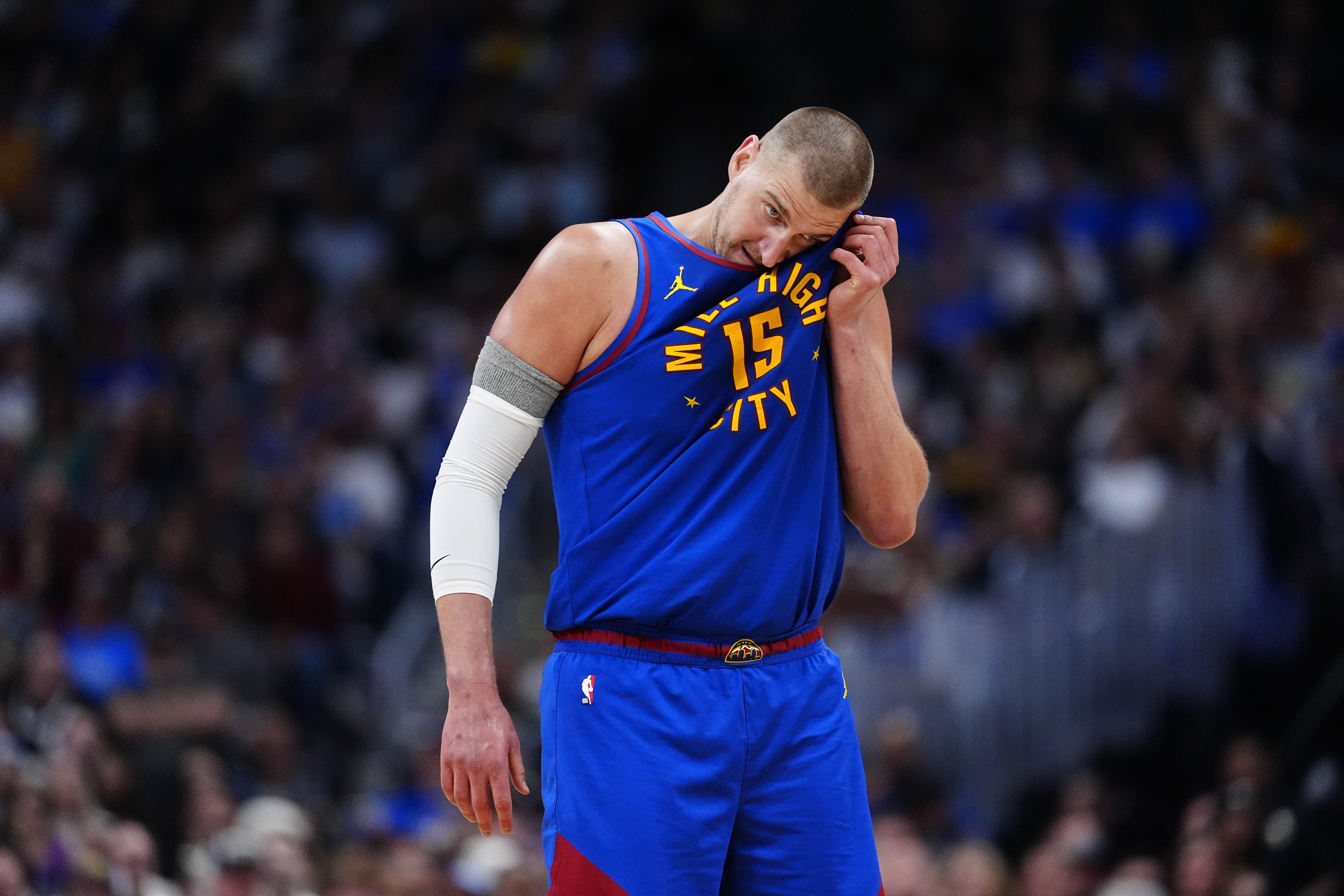 [新闻现场]矿记谈麦丹“掘金全队防✨守差”言论：今晚他这句话