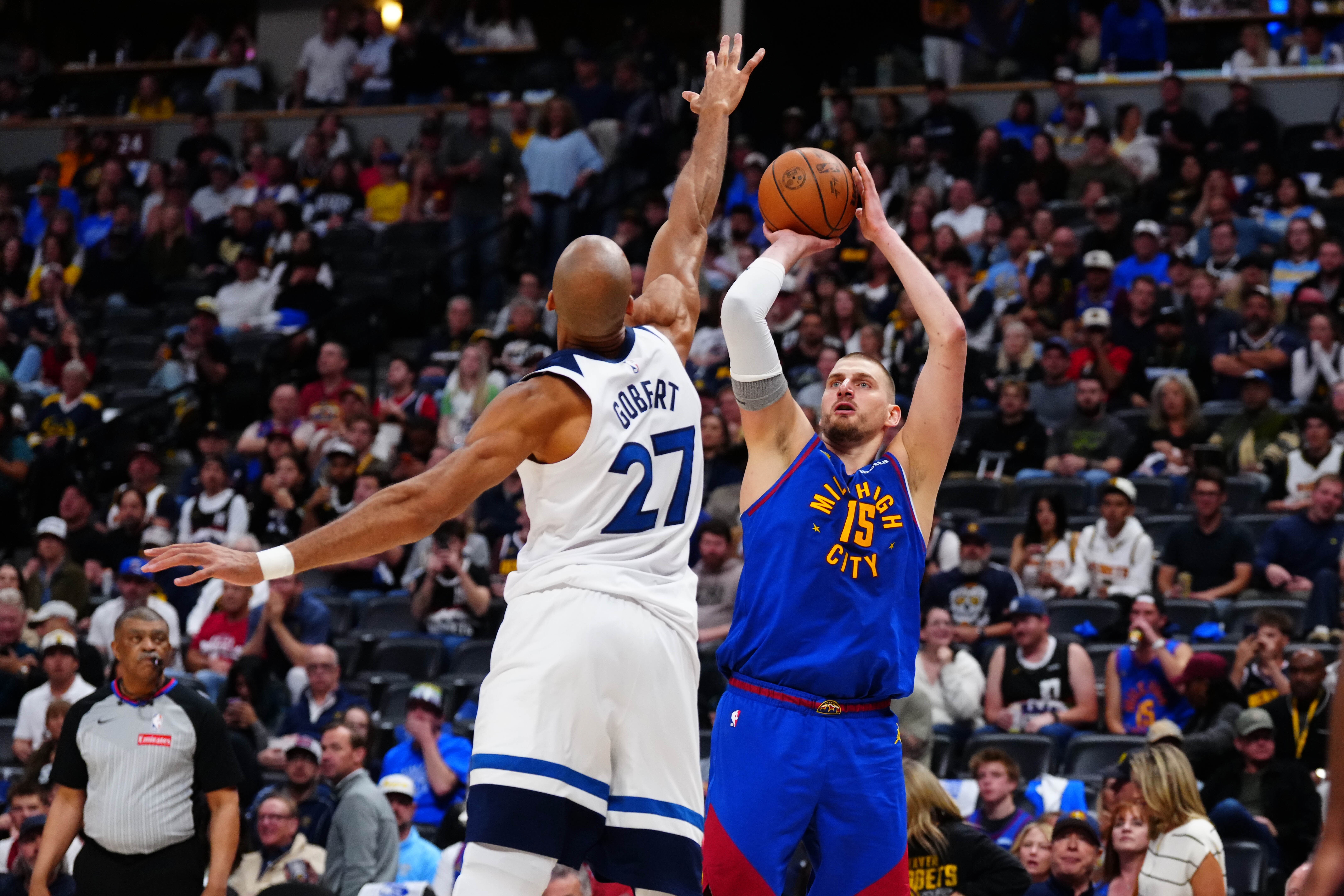 [篮球]爱德华兹：都对戈贝尔尊重点 我告诉他得单防约基奇 不