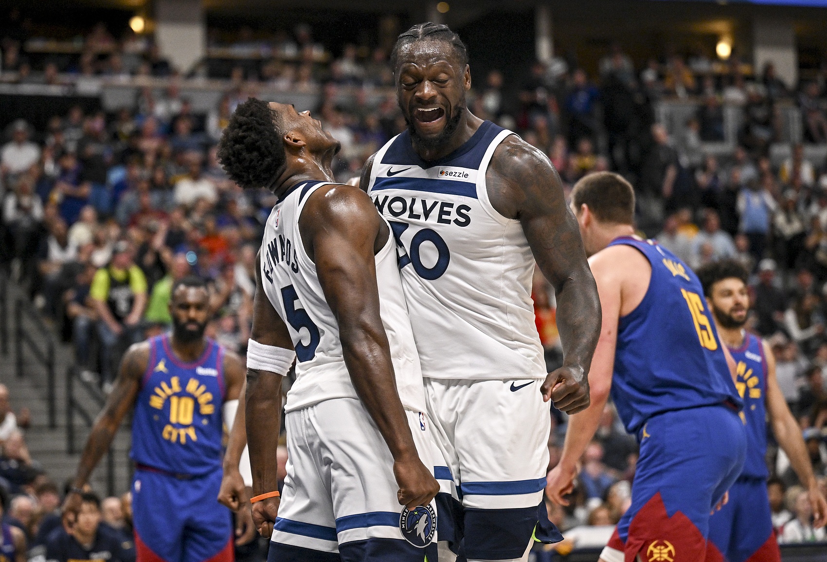 【体坛热讯】兰德尔：和华子&迪文俩人都谈过了 我们上场后会为了他们而战(图1)