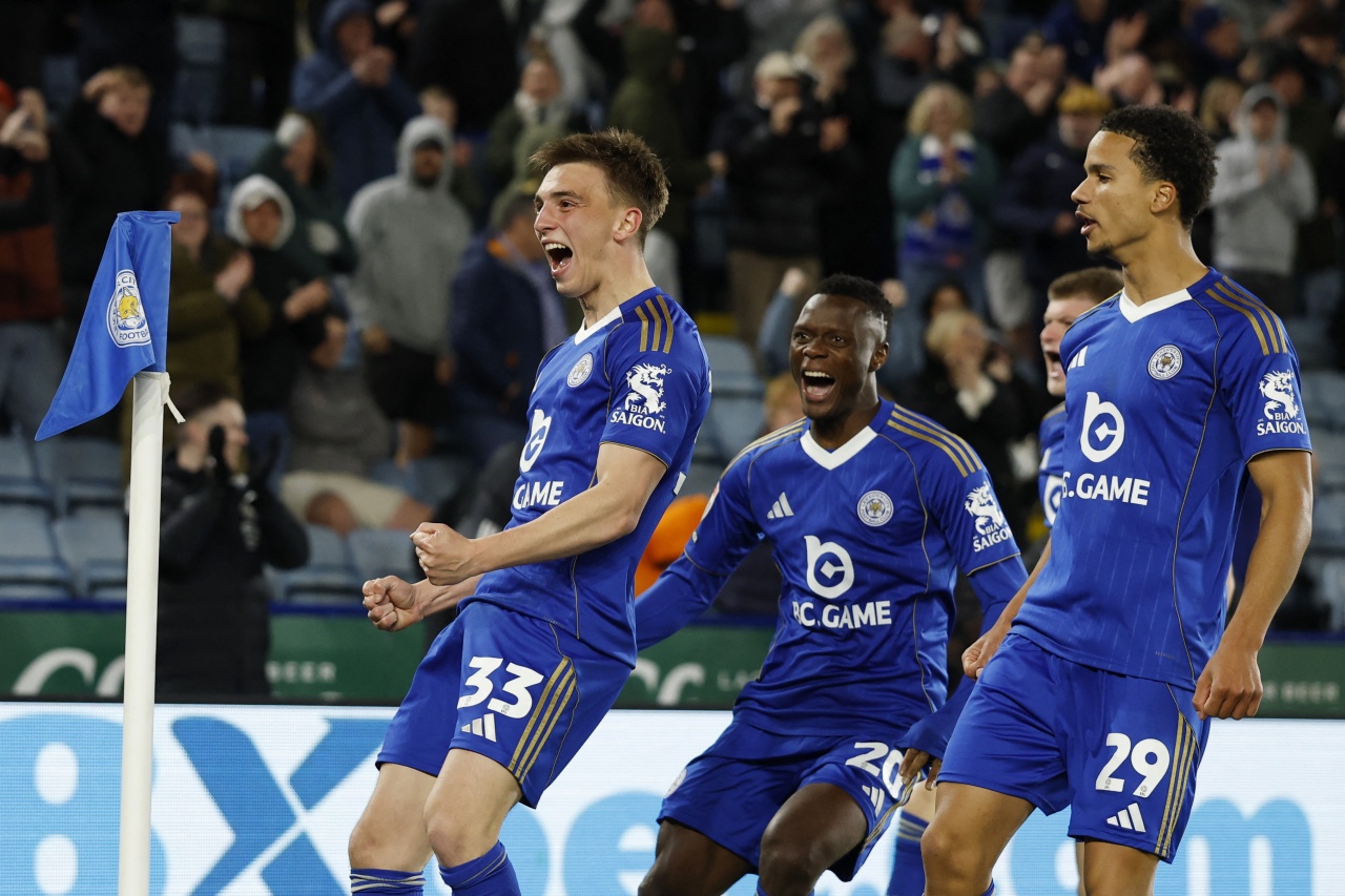 [体育头条]电讯报：莱斯特城降级归咎于管理不善 俱乐部与球迷