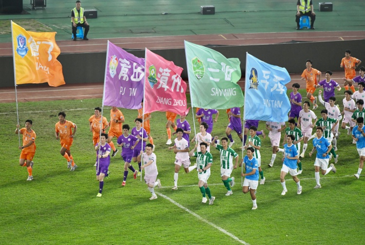 [苏超]中国体育报评城市联赛火爆：拒绝跟风复制，警惕金元足球