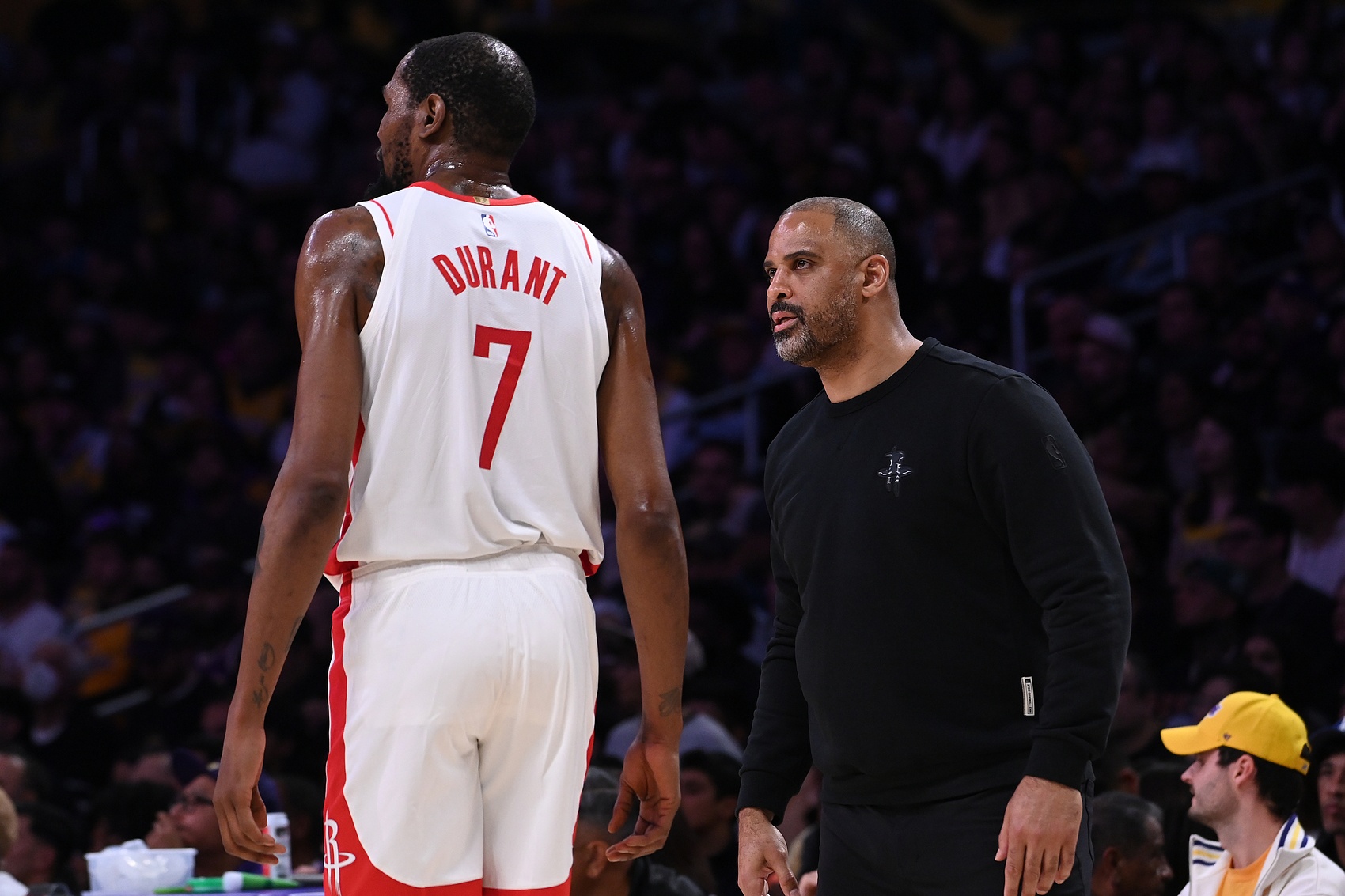 [新闻简讯]9个失误！杜兰特：我不能在分球时让队➡️友陷入被