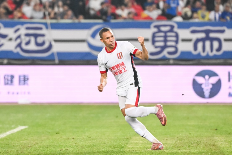 状态火热！韦林顿·席尔瓦连续五场贡献进球或助攻，助蓉城四连胜