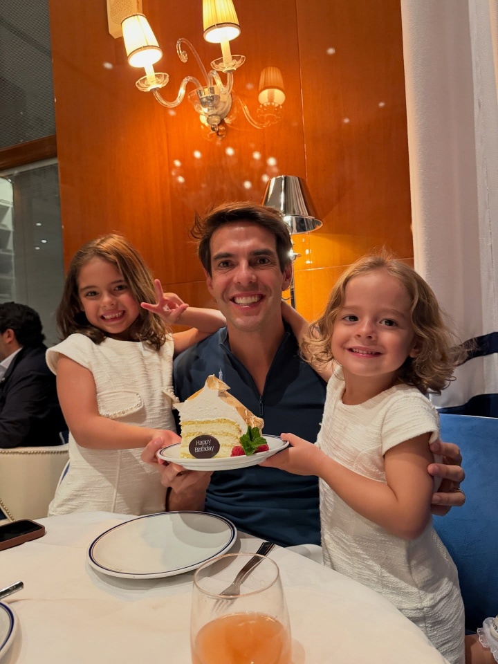 【要点汇总】⬆️【小吧社交秀】瓦尔加T台内衣秀，晒性感大长腿