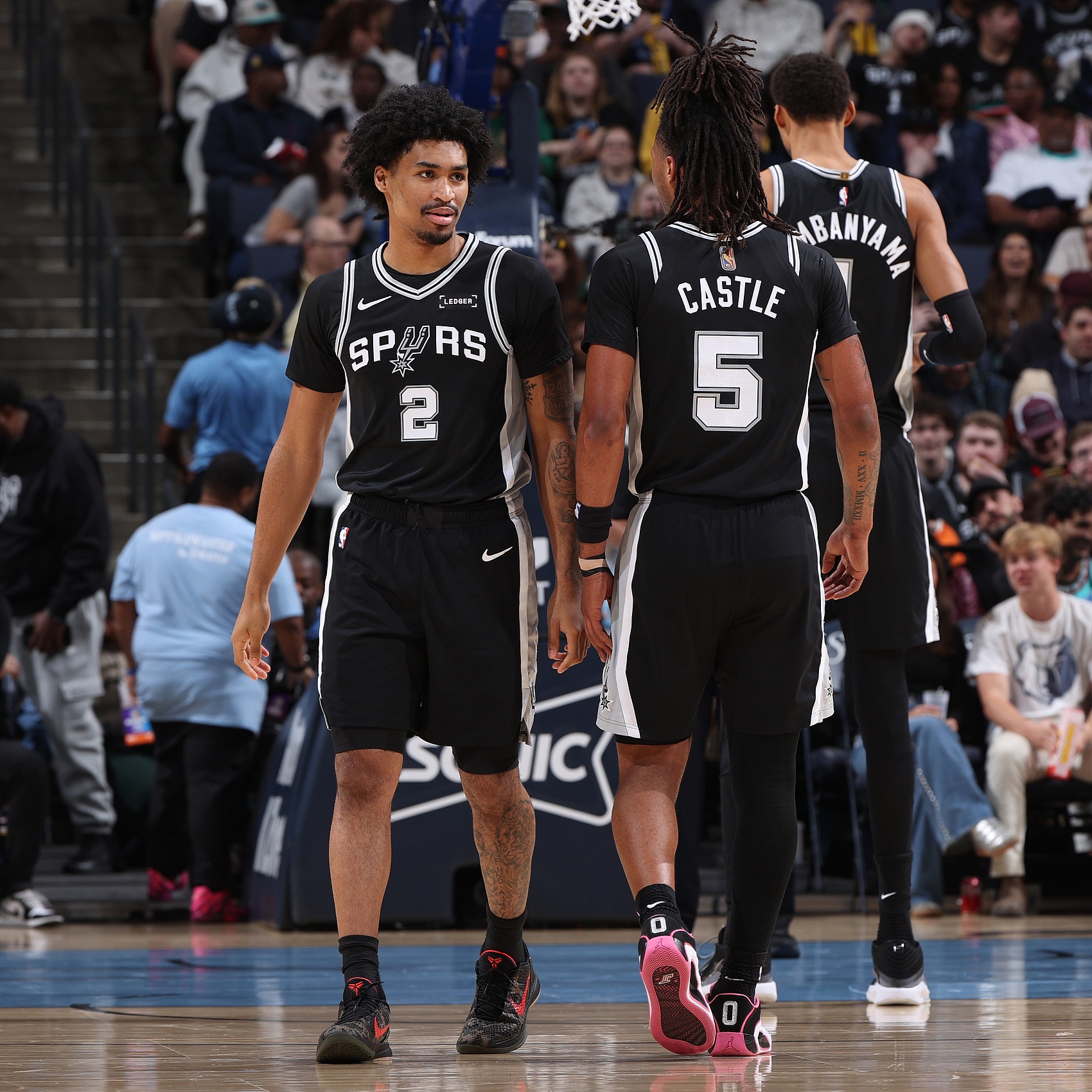 [体育观察]媒体人✨：开拓者习惯将对手拖入❕烂仗节奏 马刺无