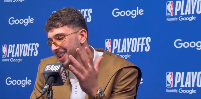 【最新速递】申京：被肘击后裁判调侃我今天咋没倒地 我说我今天宁❕死不倒(图1)