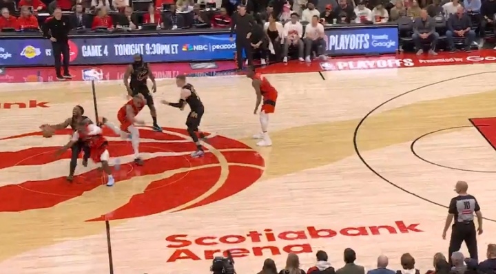 [官方通告]尸位素餐？骑龙G4出现7次错漏判！猛龙3次犯规获利 骑士获利4次(图5)