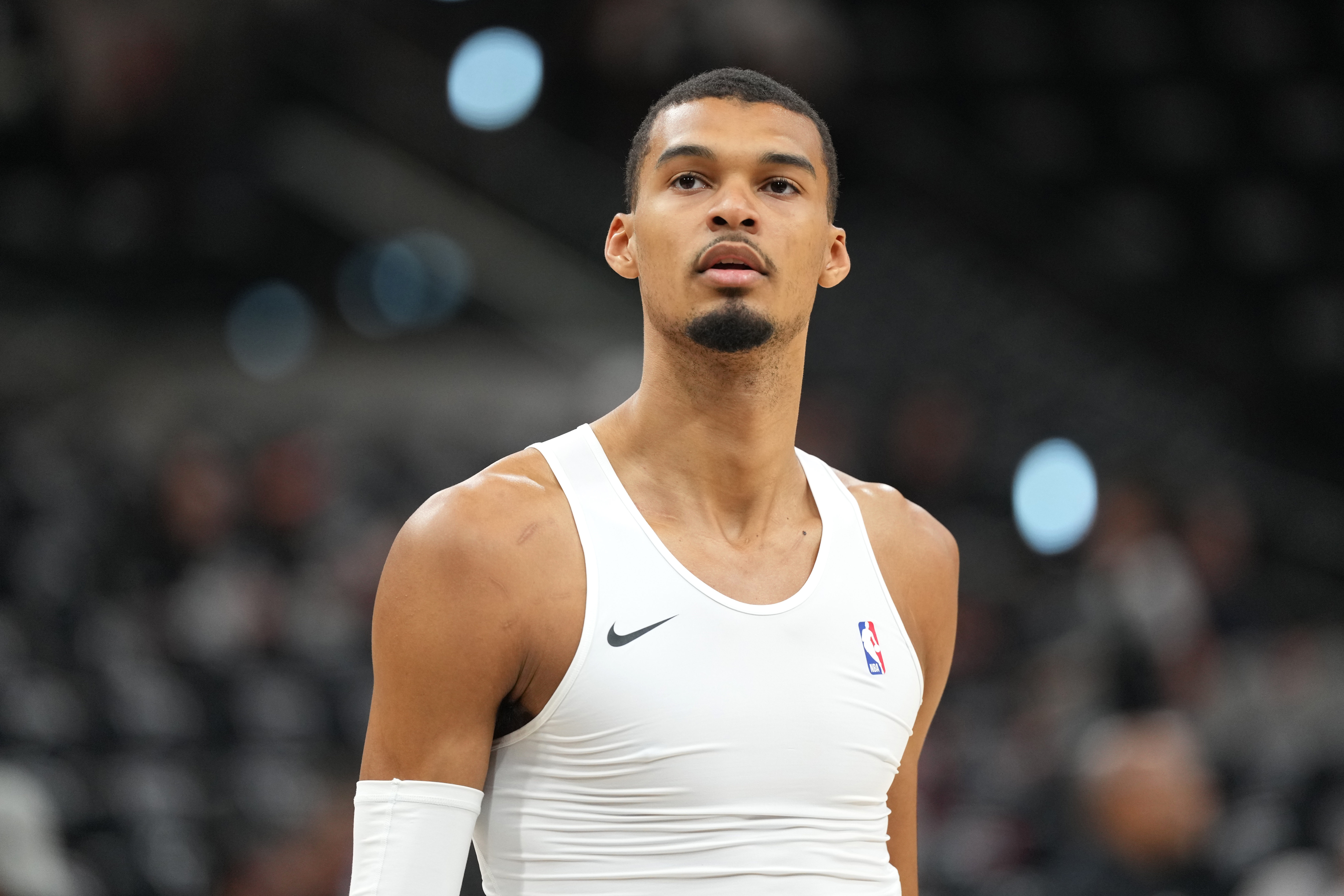 【信息速览】⬆️奥尼尔⭐：文班是有史以来首个完美的现代内线球员 看他打球是享受(图1)