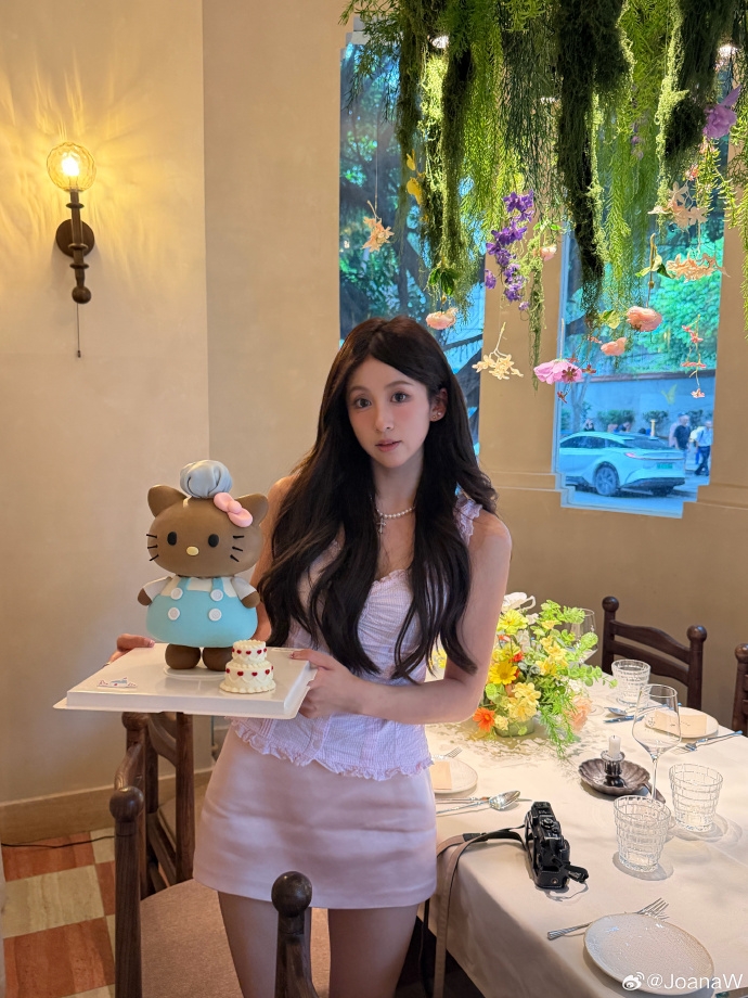 [好看推荐]妻子过生日，韦世豪社媒送祝福：永远18岁(图4)