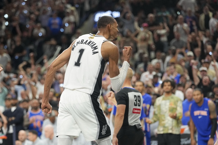 [NBA]比肩邓肯！文班亚马连续3场总决赛砍下25+ 马刺队