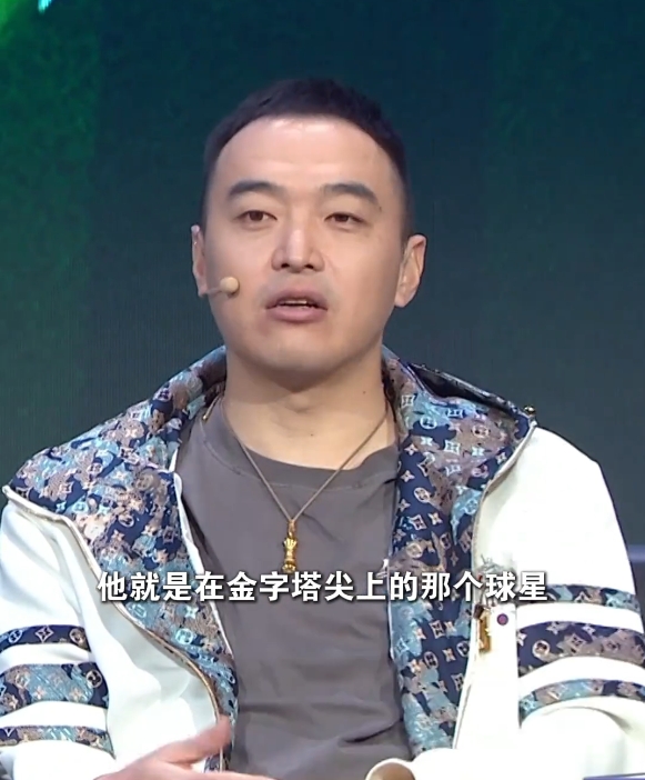 【C罗】冯潇霆：到C罗这个年龄状态起伏很正常，他就是金字塔尖