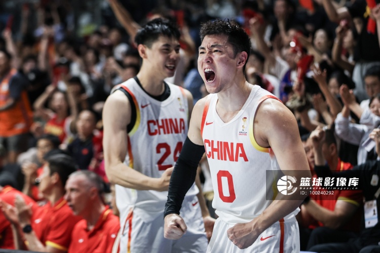 媒体人：高诗岩承担了过多的骂声 他离队了下一个被骂的会是谁？