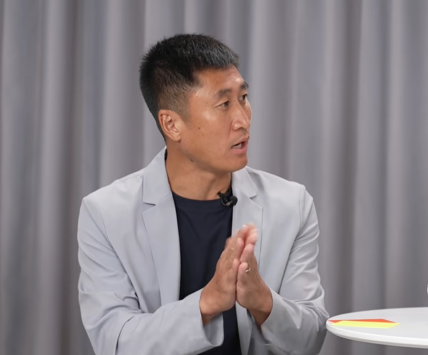 【球迷看点】马宁：阿联酋联赛规定，只要有队员过来跟裁判鼓掌，