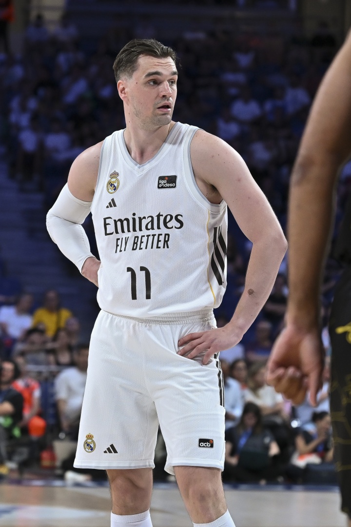 Stein：15年5号秀海佐尼亚有望重返NBA 追他的包括招募詹姆斯的队