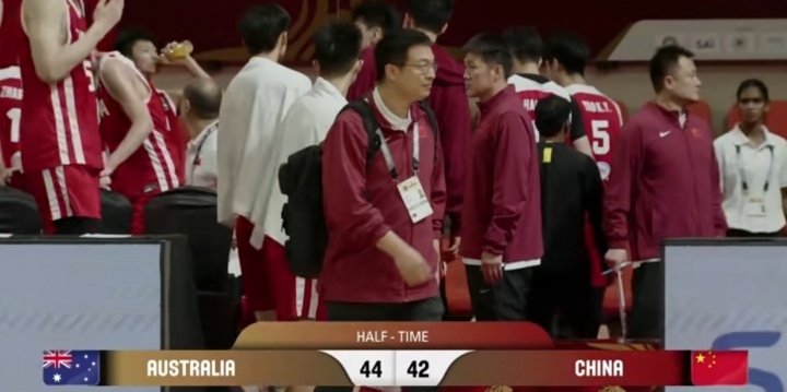 难解难分！张懿赵杰12分 张宇辰10分 中国U18半场落后澳大利亚2分