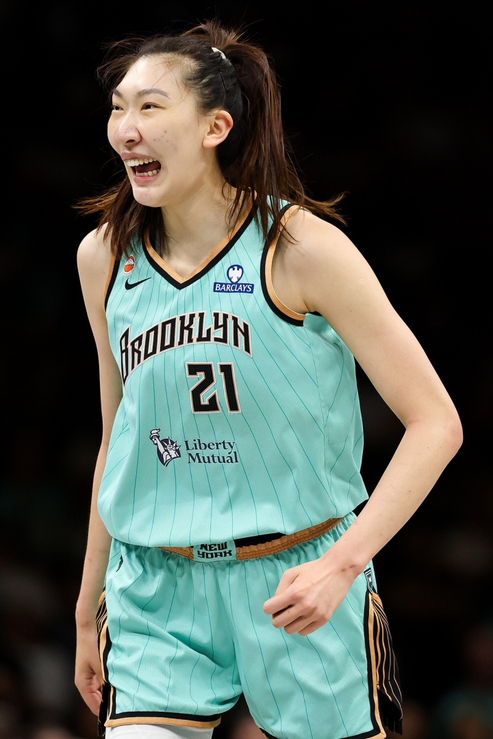 WNBA生涯第100场比赛！韩旭3投1中 得到2分2板1助