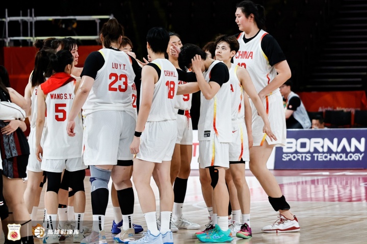 亚运女篮综述：中国女篮大胜印尼锁定小组头名 韩国&台北均两连胜