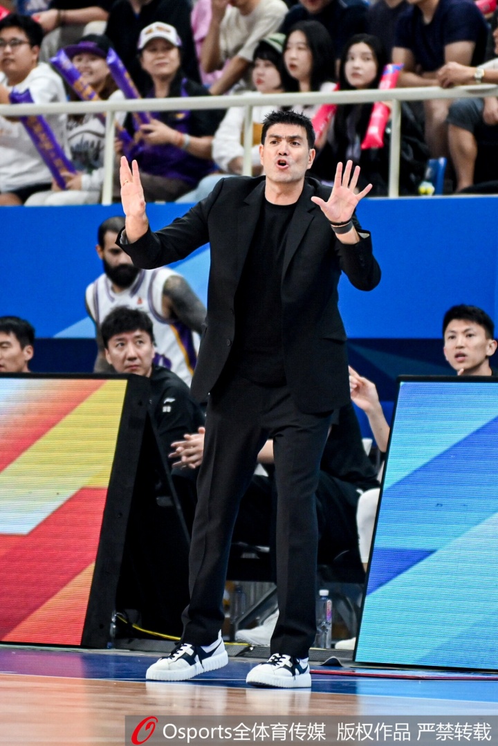 媒体人：北控需想好怎么排兵布阵 和冠军级别球队的差距太明显了