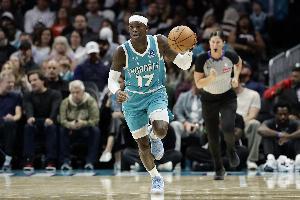 施罗德：小时候每天练球六七小时 为了进NBA牺牲了很多玩乐时间