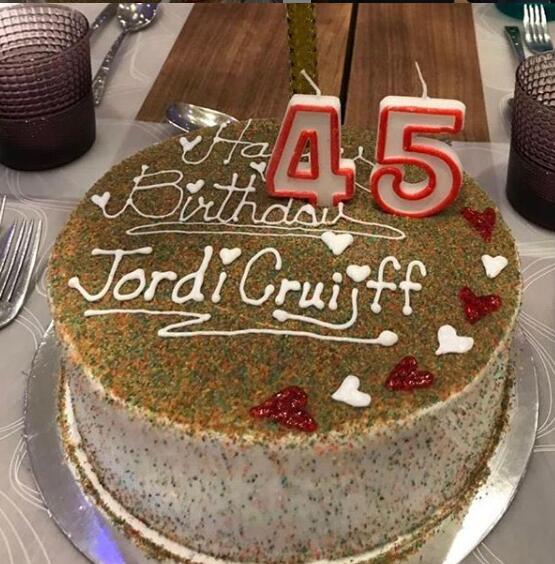 庆祝45岁生日,小克鲁伊夫晒照致谢球员