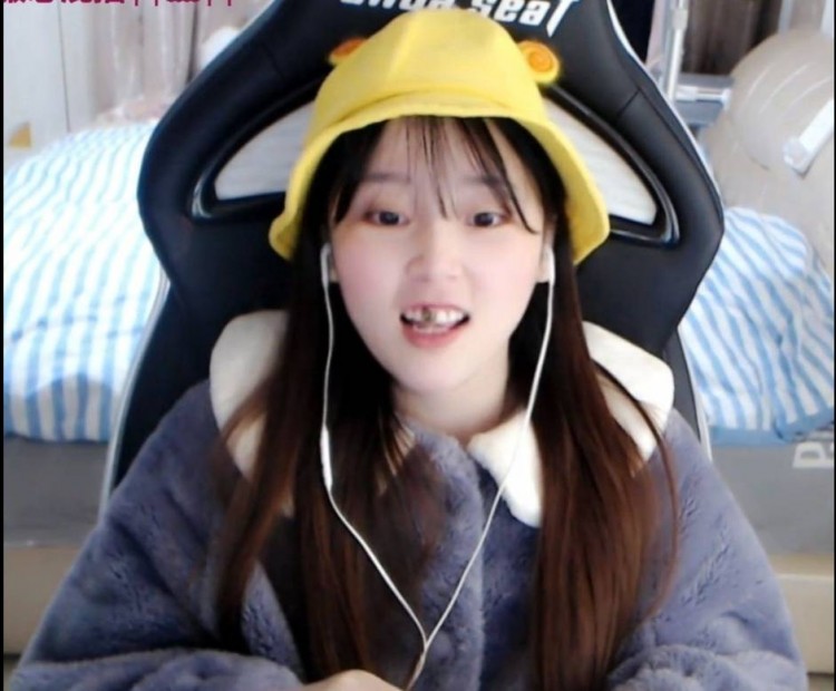 主播酥酥晒照我好像傻笑死我自己了