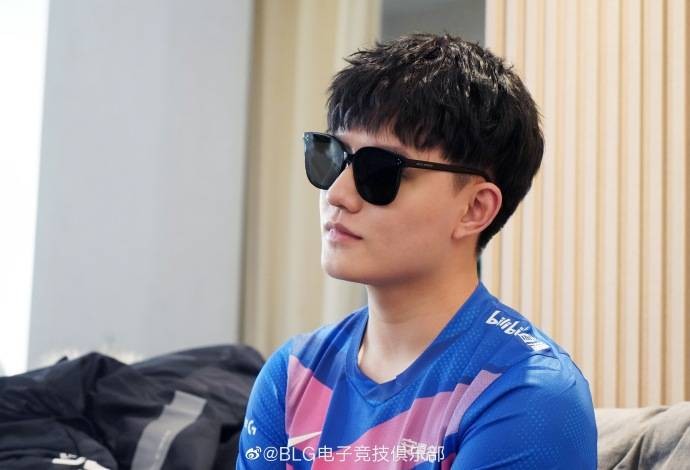 aiming还在隔离中~出隔离第一时间给大家更新照片哦zeka今早刚刚结束