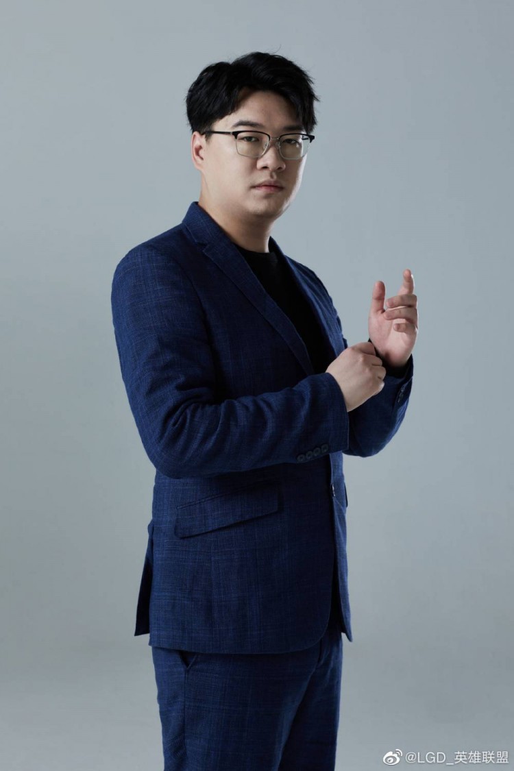 方嘉伟jug:kui 丁子豪jug:flora 许晖mid:uniboy 陈昌驹adc:kramer