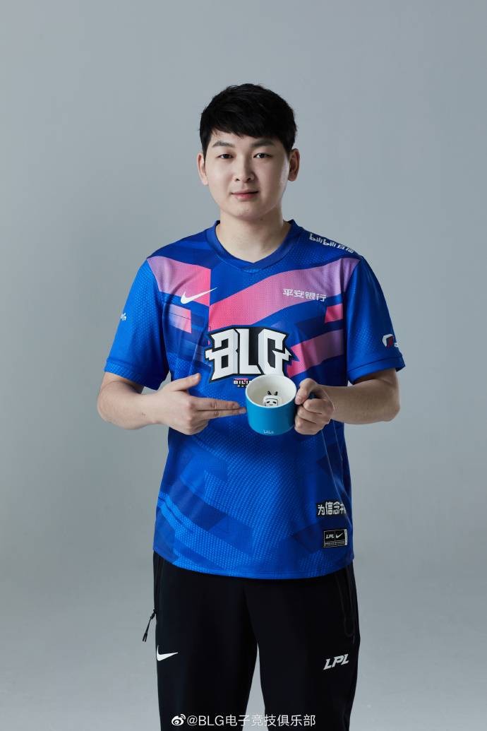 blg官方发布春季赛定妆照国豪这是要重操旧业