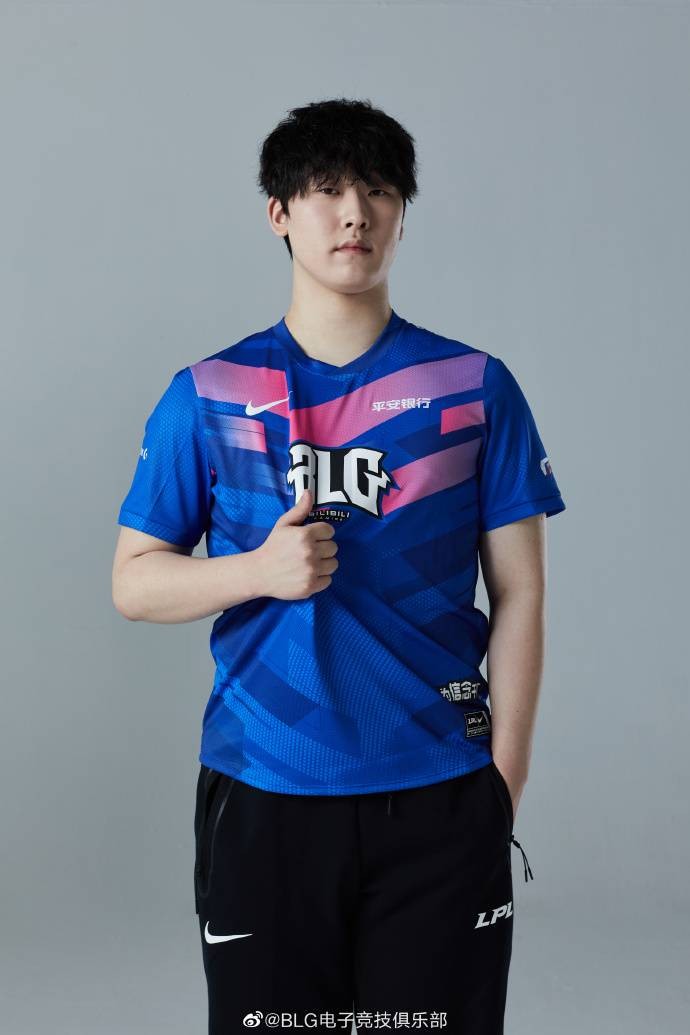 blg官方发布春季赛定妆照国豪这是要重操旧业