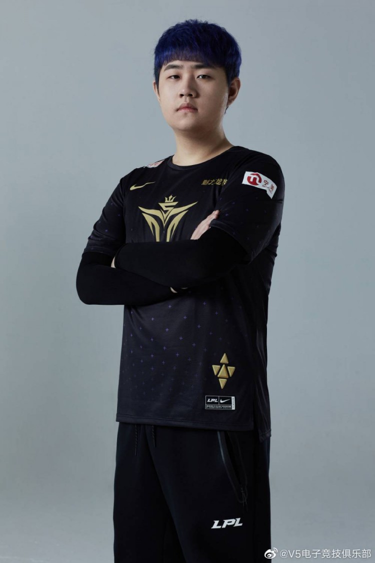 v5公布2021lpl春季赛选手定妆照langx拍的有点帅