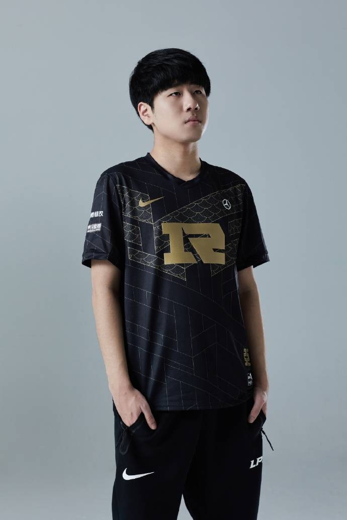 rng春季赛定妆照虎哥告诉你什么叫做真男人