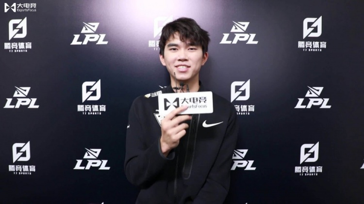 专访omg打野aki最大的目标应该都是夺冠吧