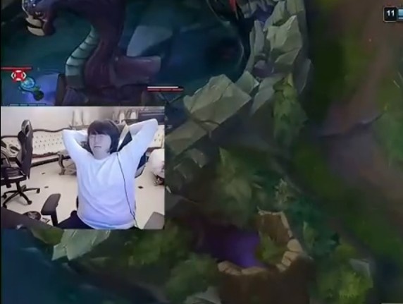 姿态看viper霞天秀有代打个比赛为什么有代啊