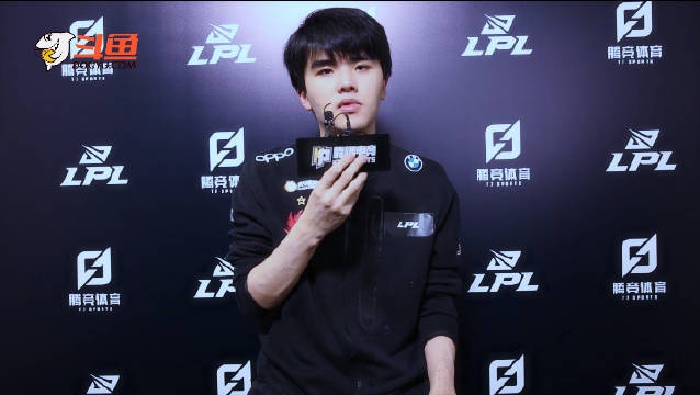 专访lwx如果能穿越成为英雄联盟的英雄想成为ez因为帅吧