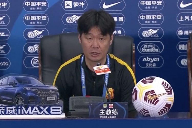 李霄鹏武汉队已经尽了最大努力下半场防守出现空档