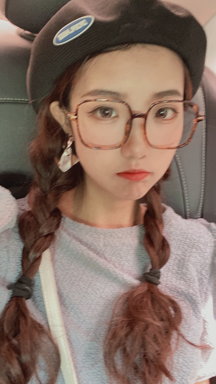 解说mage晒照八十岁也可以过六一