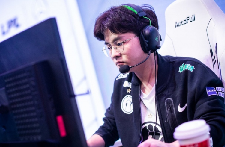 ig昨日赛后返图neny憨憨点赞puff眼里有光