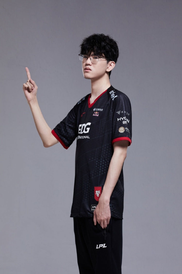 edg出征s11定妆照中单你怎么不起飞了