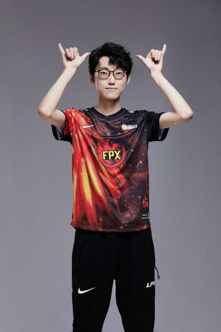 fpx出征s11定妆照硬币哥这个世界赛多喝点水