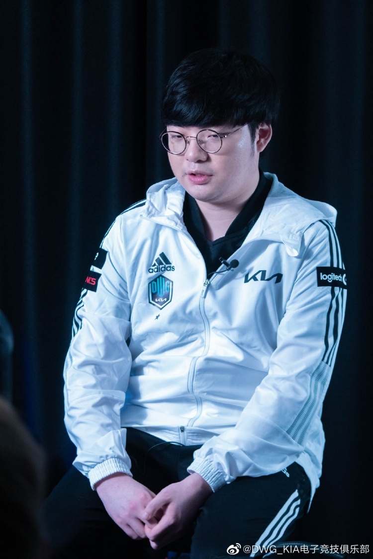 dwgkia2021世界赛定妆照拍摄现场幕后花絮