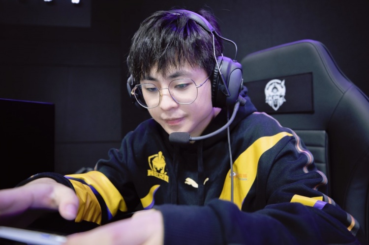 南京hero久竞赛后返图逆境会使我们更强大