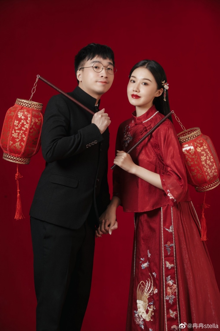 tabe妻子晒婚纱照剩余的婚纱照存货发完啦