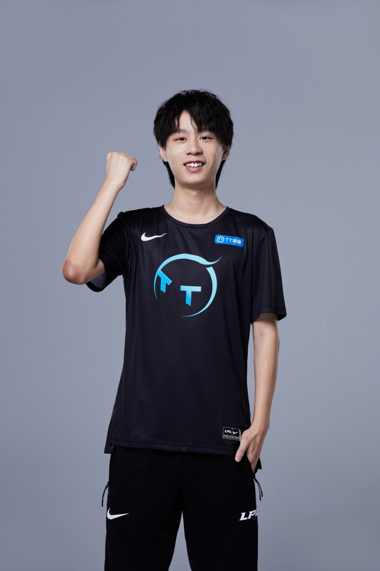 tt春季定妆照第二波咱们这pose有帅有酷还有元气满满的