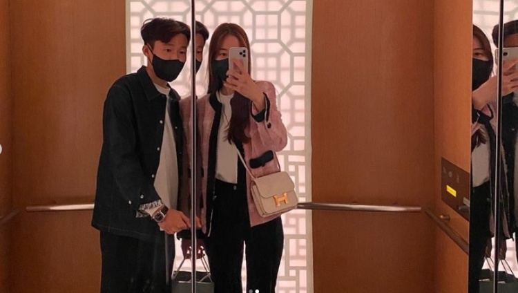 孙准浩ins晒照大秀恩爱表白妻子谢谢你爱你