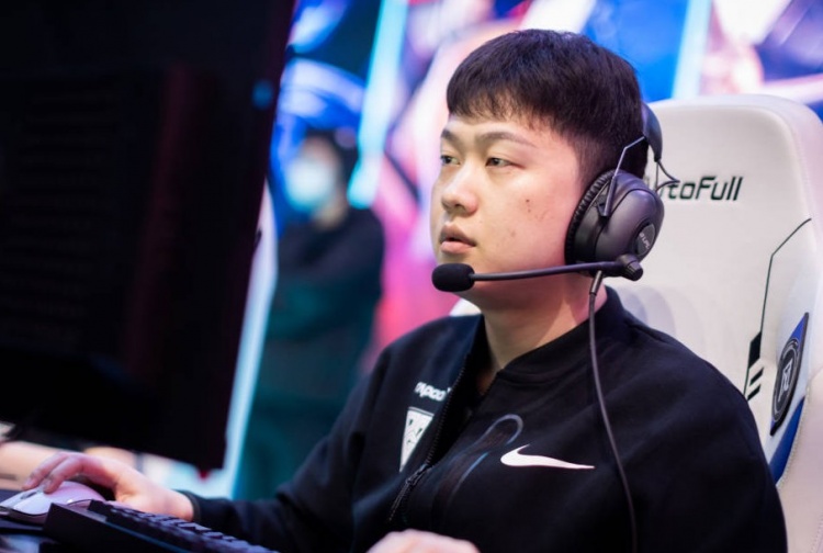 omg辅助cold新年祝福新年发大财兄弟姐妹们