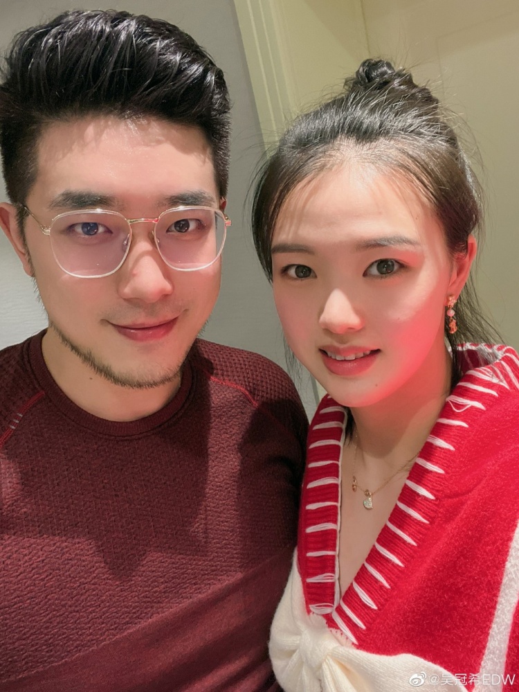 吴冠希微博晒照贺新年2022我们一起健康一起顺利一起