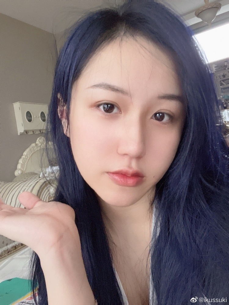 解说ikussuki晒照:早上好 看看哪只小猪还在偷懒-直播吧zhibo8.cc